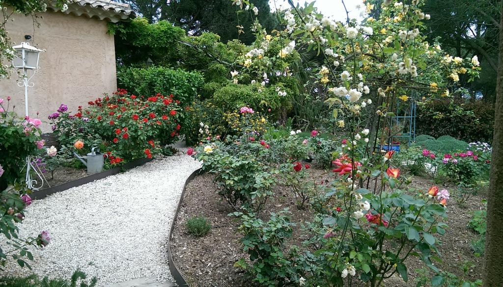 Les Glycines Bed & Breakfast Grimaud Exterior photo