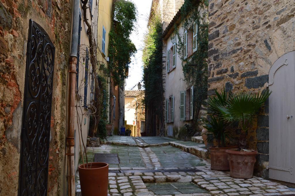 Les Glycines Bed & Breakfast Grimaud Exterior photo